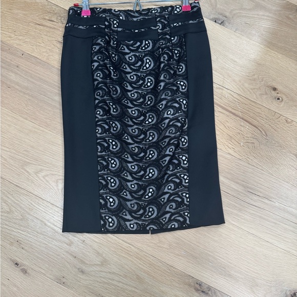 Karen Millen Elegant Black Skirt - Picture 2 of 6